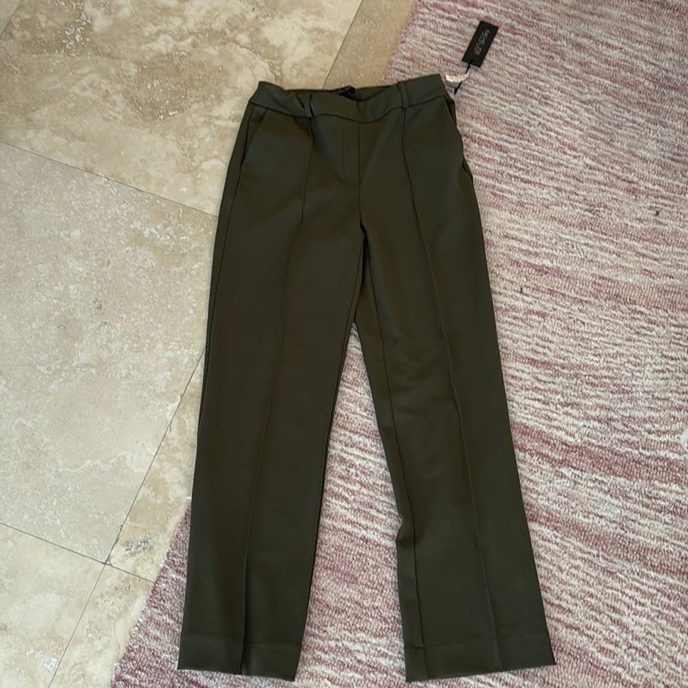 RACHEL ZOE
Square Crepe Vest With Straight Pants Set